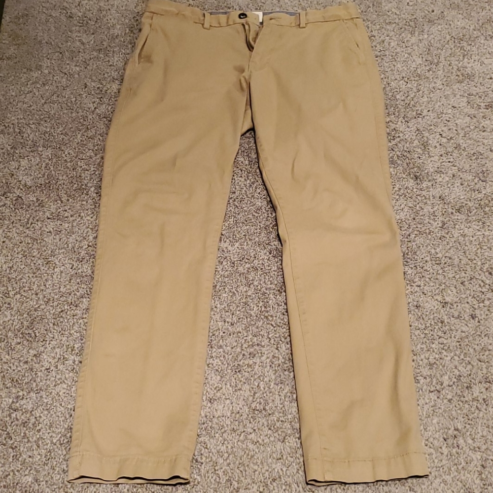 Men's GAP Khakis